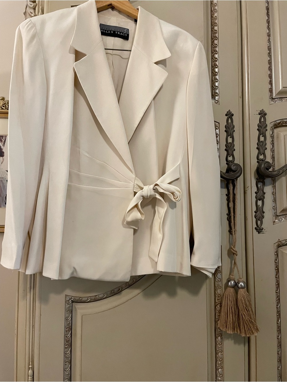 Ellen Tracy 100% silk ivory side tie Tie-Front Blazer size 14 gorgeous!